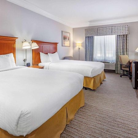 Days Inn By Wyndham Alta Vista Altavista Esterno foto