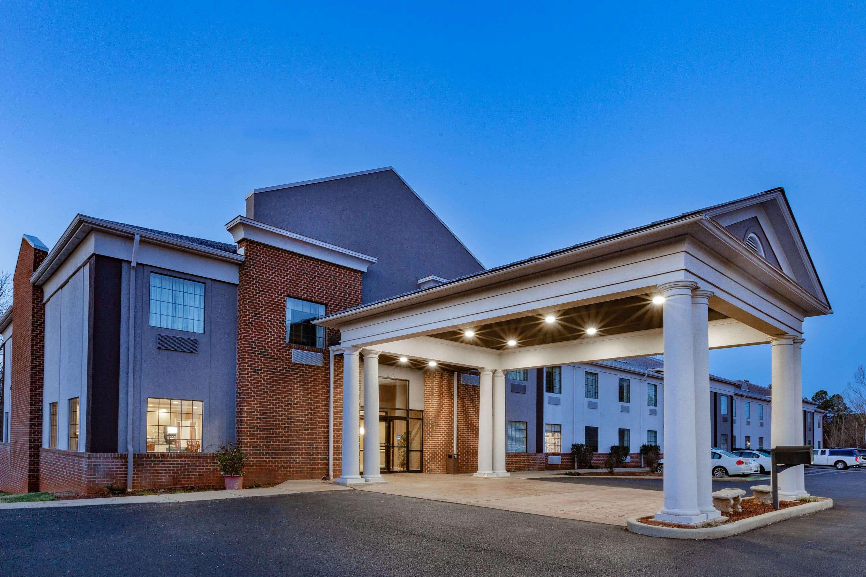 Days Inn By Wyndham Alta Vista Altavista Esterno foto